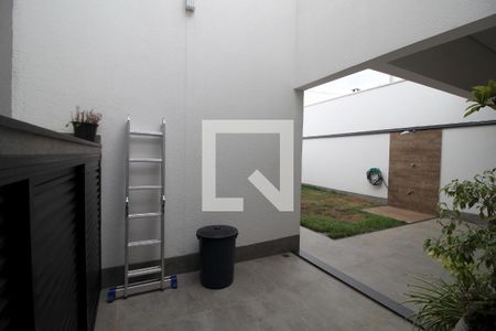 Casa de condomínio para alugar com 180m², 3 quartos e 4 vagasVaranda 