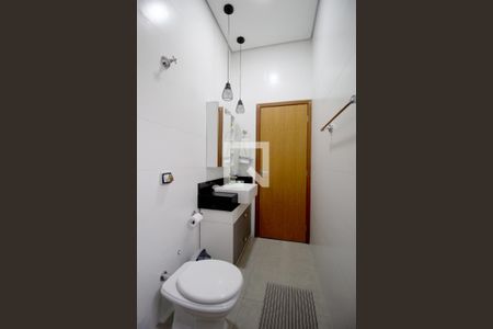 Casa de condomínio para alugar com 180m², 3 quartos e 4 vagasBanheiro 