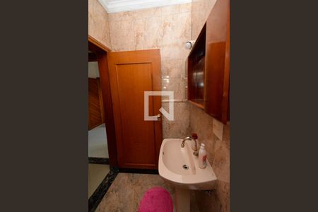 Casa à venda com 254m², 3 quartos e 5 vagasQuarto de Serviço