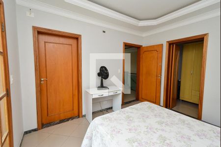 Casa à venda com 254m², 3 quartos e 5 vagasSuíte 2