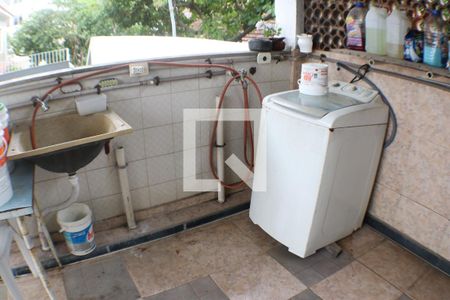 Casa à venda com 450m², 5 quartos e 5 vagasÁrea de Serviço 2