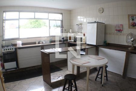 Casa à venda com 450m², 5 quartos e 5 vagasCozinha 2