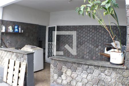 Casa à venda com 450m², 5 quartos e 5 vagasÁrea de Serviço 1