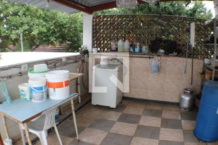 Casa à venda com 450m², 5 quartos e 5 vagasÁrea de Serviço 2