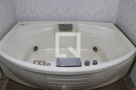 Casa à venda com 450m², 5 quartos e 5 vagasBanheiro da Suíte