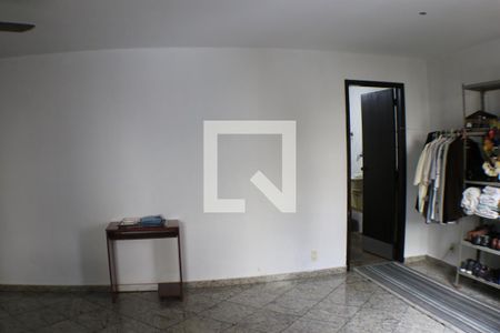 Casa à venda com 450m², 5 quartos e 5 vagasQuarto 5 - Suíte