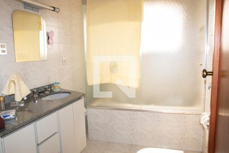 Casa para alugar com 360m², 3 quartos e 6 vagasBanheiro do Quarto 2