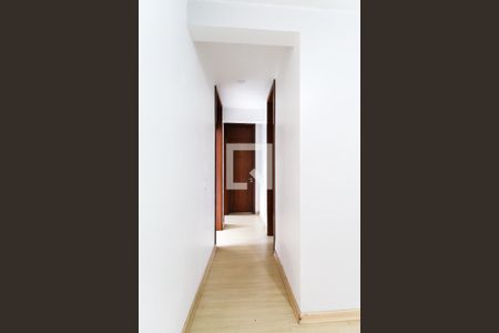 Corredor de apartamento à venda com 3 quartos, 70m² em Jardim Carvalho, Porto Alegre