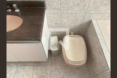 Casa à venda com 250m², 3 quartos e 3 vagasBanheiro da Suíte