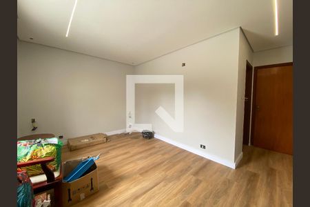 Casa à venda com 250m², 3 quartos e 3 vagasSuíte 1