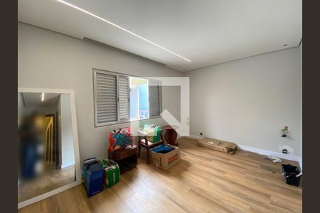 Casa à venda com 250m², 3 quartos e 3 vagasSuíte 1