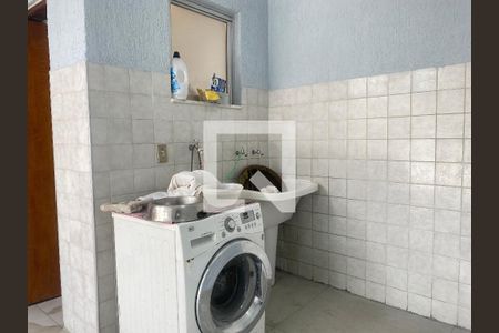 Casa à venda com 250m², 3 quartos e 3 vagasÁrea de Serviço