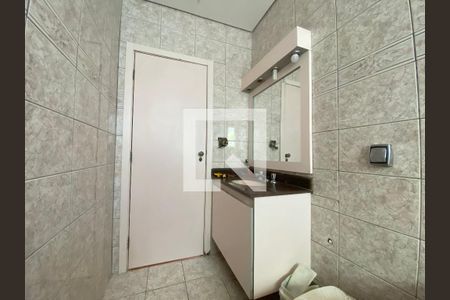 Casa à venda com 250m², 3 quartos e 3 vagasBanheiro da Suíte