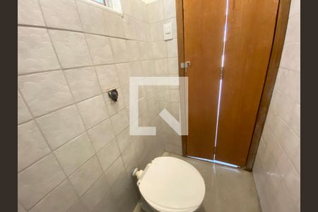 Casa à venda com 250m², 3 quartos e 3 vagasBanheiro 3