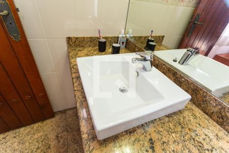 Casa à venda com 550m², 5 quartos e 7 vagasPia do Banheiro da Suíte 3