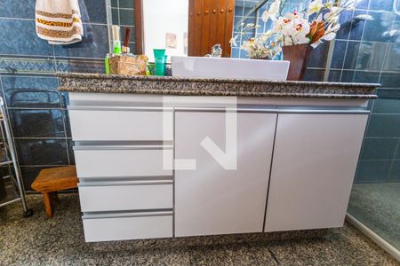 Casa à venda com 550m², 5 quartos e 7 vagasArmário do Banheiro da Suíte 4