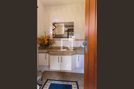 Casa à venda com 550m², 5 quartos e 7 vagasBanheiro do Espaço Gourmet/Churrasqueira