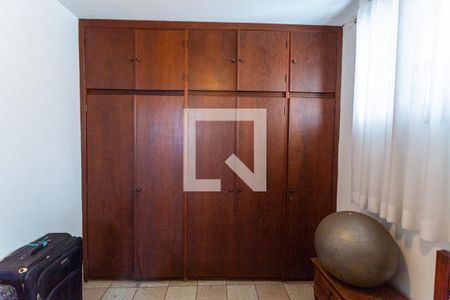 Casa à venda com 550m², 5 quartos e 7 vagasArmário do Quarto de Serviço