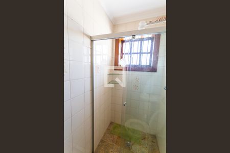 Casa à venda com 550m², 5 quartos e 7 vagasBanheiro de Serviço