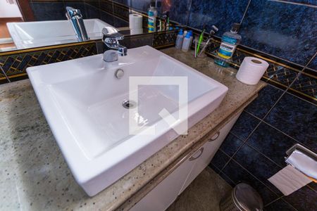 Casa à venda com 550m², 5 quartos e 7 vagasPia do Banheiro da Suíte 2