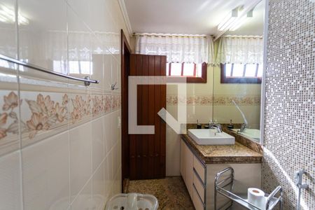 Casa à venda com 550m², 5 quartos e 7 vagasBanheiro da Suíte 3
