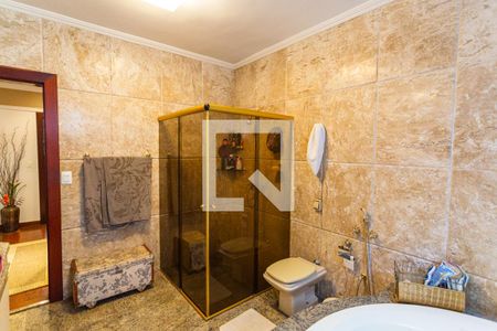 Casa à venda com 550m², 5 quartos e 7 vagasBanheiro da Suíte 1