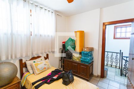 Casa à venda com 550m², 5 quartos e 7 vagasQuarto de Serviço