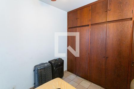 Casa à venda com 550m², 5 quartos e 7 vagasQuarto de Serviço