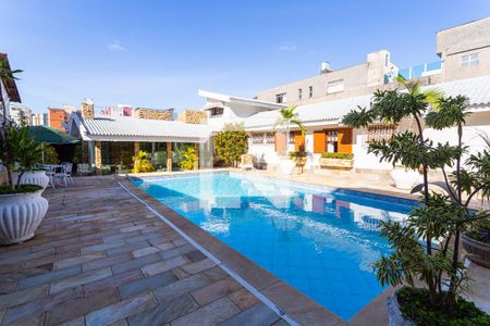 Casa à venda com 550m², 5 quartos e 7 vagasÁrea da Piscina