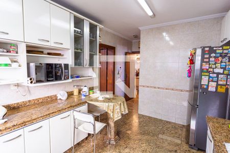 Casa à venda com 550m², 5 quartos e 7 vagasCozinha