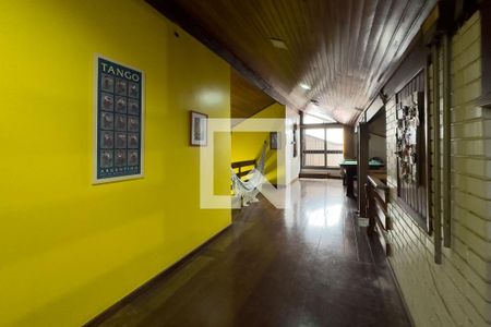 Casa à venda com 250m², 5 quartos e 4 vagas Casa à venda com 250m², 5 quartos e 4 vagasSótão