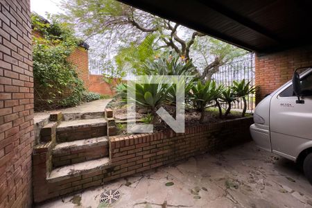 Casa à venda com 250m², 5 quartos e 4 vagas Casa à venda com 250m², 5 quartos e 4 vagasGaragem