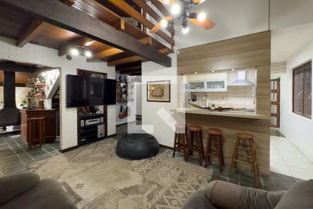 Casa à venda com 250m², 5 quartos e 4 vagas Casa à venda com 250m², 5 quartos e 4 vagasSala