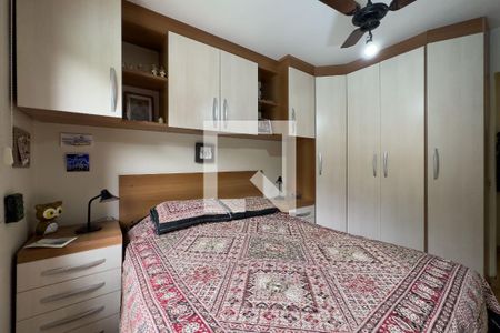 Casa à venda com 250m², 5 quartos e 4 vagas Casa à venda com 250m², 5 quartos e 4 vagasSuíte