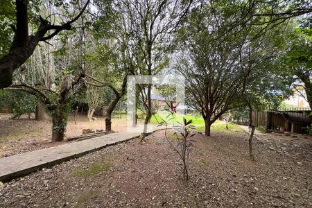 Casa à venda com 250m², 5 quartos e 4 vagas Casa à venda com 250m², 5 quartos e 4 vagasQuintal