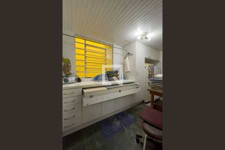 Casa à venda com 250m², 5 quartos e 4 vagas Casa à venda com 250m², 5 quartos e 4 vagasÁrea de Serviço