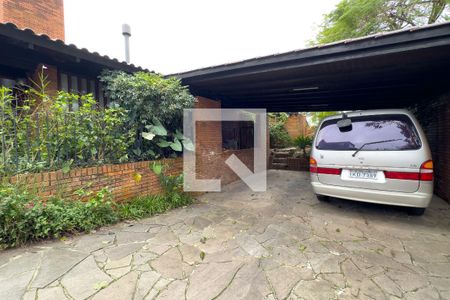 Casa à venda com 250m², 5 quartos e 4 vagas Casa à venda com 250m², 5 quartos e 4 vagasGaragem
