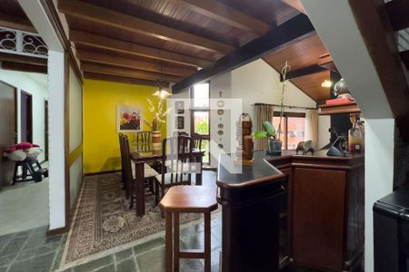 Sala de casa à venda com 5 quartos, 250m² em Santa Tereza, Porto Alegre