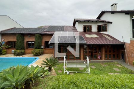 Casa à venda com 250m², 5 quartos e 4 vagas Casa à venda com 250m², 5 quartos e 4 vagasQuintal