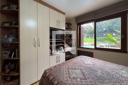 Casa à venda com 250m², 5 quartos e 4 vagas Casa à venda com 250m², 5 quartos e 4 vagasSuíte