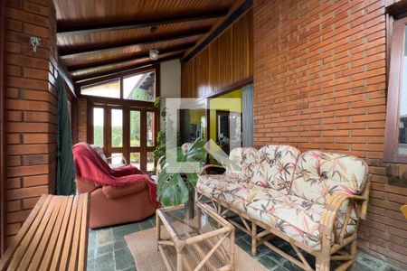 Casa à venda com 250m², 5 quartos e 4 vagas Casa à venda com 250m², 5 quartos e 4 vagasChurrasqueira