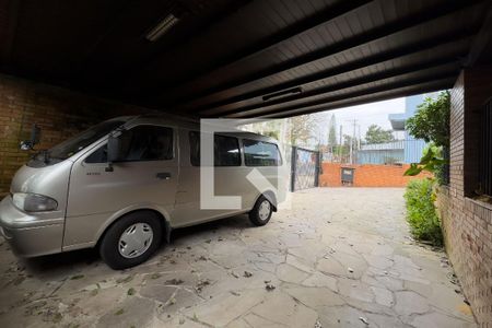 Casa à venda com 250m², 5 quartos e 4 vagas Casa à venda com 250m², 5 quartos e 4 vagasGaragem