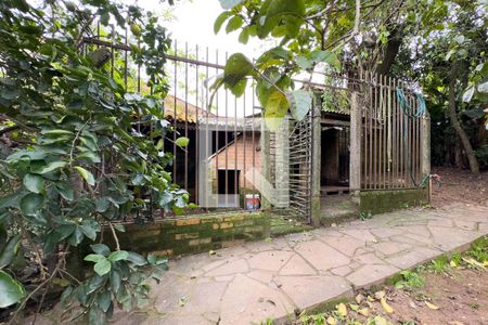 Casa à venda com 250m², 5 quartos e 4 vagas Casa à venda com 250m², 5 quartos e 4 vagasQuintal