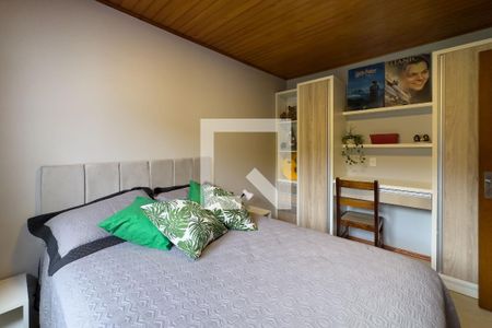 Casa à venda com 250m², 5 quartos e 4 vagas Casa à venda com 250m², 5 quartos e 4 vagasEdícula