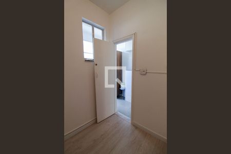 Apartamento à venda com 70m², 2 quartos e sem vaga Apartamento à venda com 70m², 2 quartos e sem vagaQuarto de Serviço