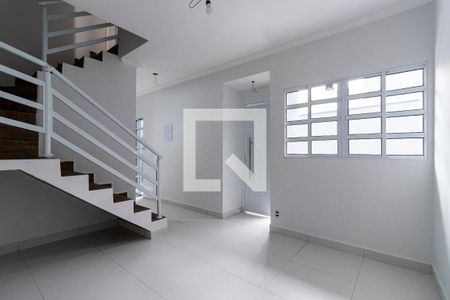 1o. Andar - Sala de casa de condomínio para alugar com 2 quartos, 66m² em Vila Monumento, São Paulo