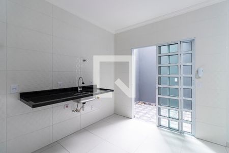 1o. Andar - Cozinha de casa de condomínio para alugar com 2 quartos, 66m² em Vila Monumento, São Paulo