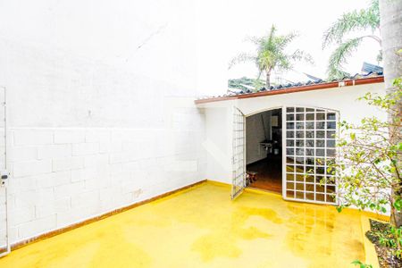 Casa à venda com 140m², 2 quartos e 2 vagasQuintal