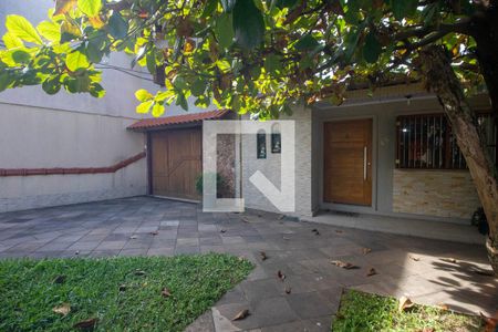 Casa à venda com 160m², 3 quartos e 5 vagas Casa à venda com 160m², 3 quartos e 5 vagasFachada