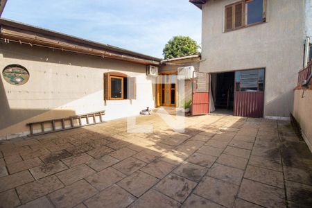 Casa à venda com 160m², 3 quartos e 5 vagas Casa à venda com 160m², 3 quartos e 5 vagasÁrea Externa